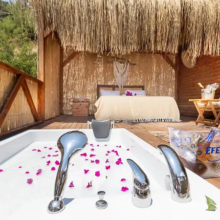 La Boheme Kabak Adults Only